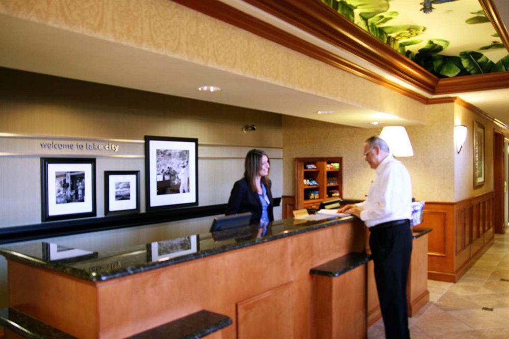 Hampton Inn & Suites Lake City Interior photo