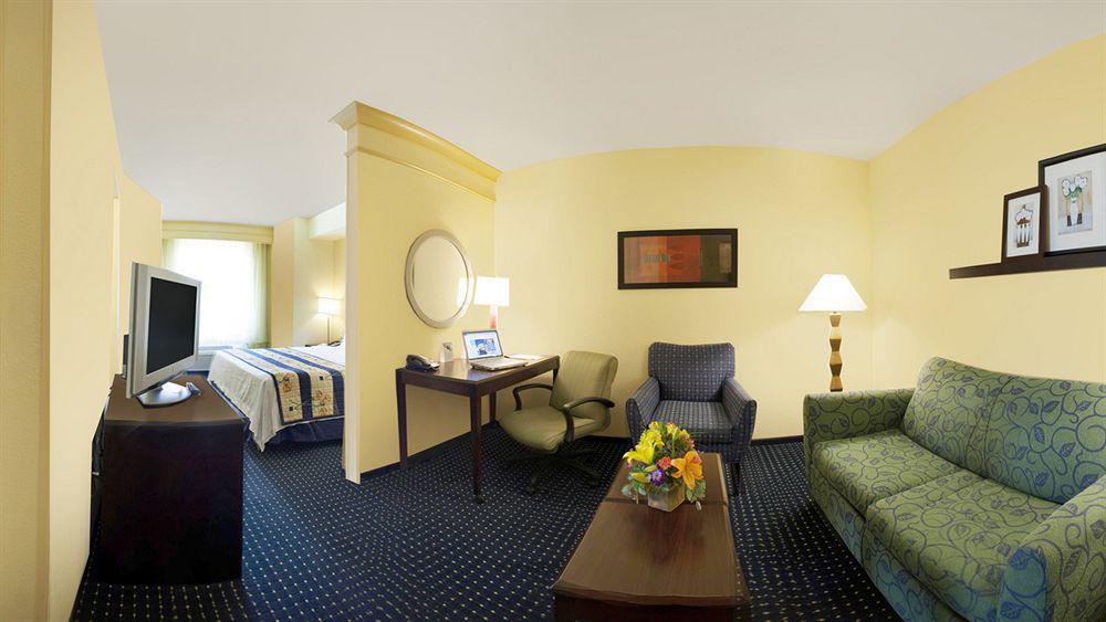 Springhill Suites By Marriott Cheyenne Room photo