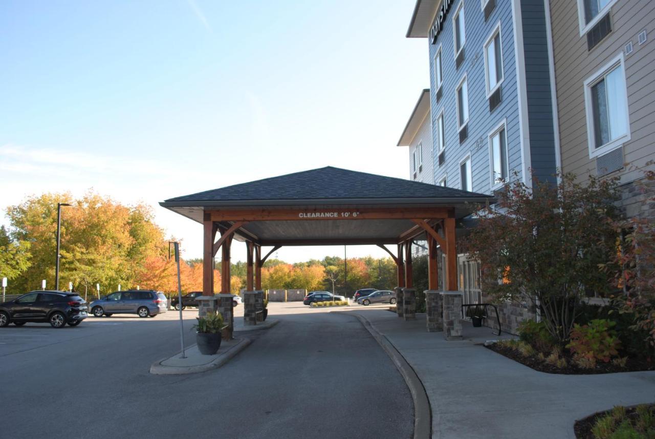 Days Inn & Suites By Wyndham Lindsay Exterior photo