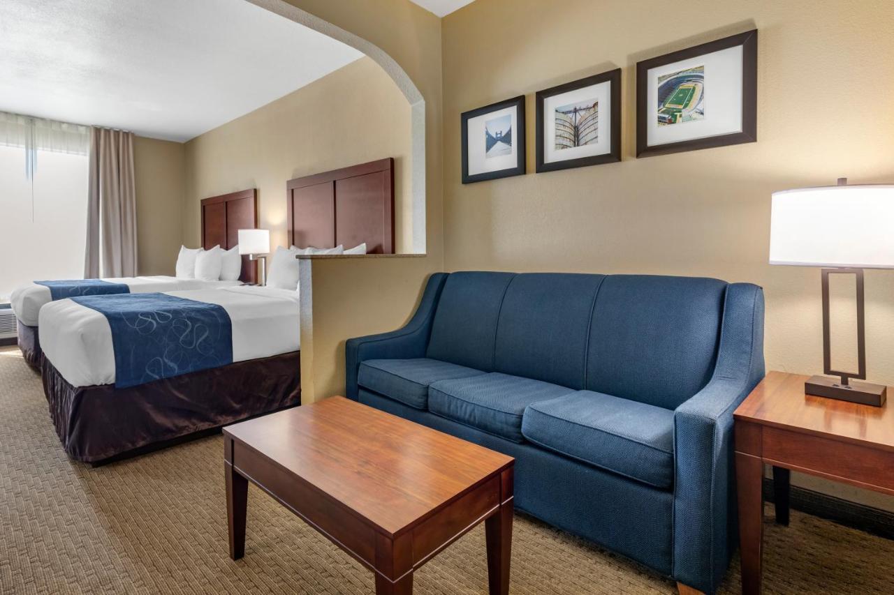 Comfort Suites Waco Near University Area Room photo