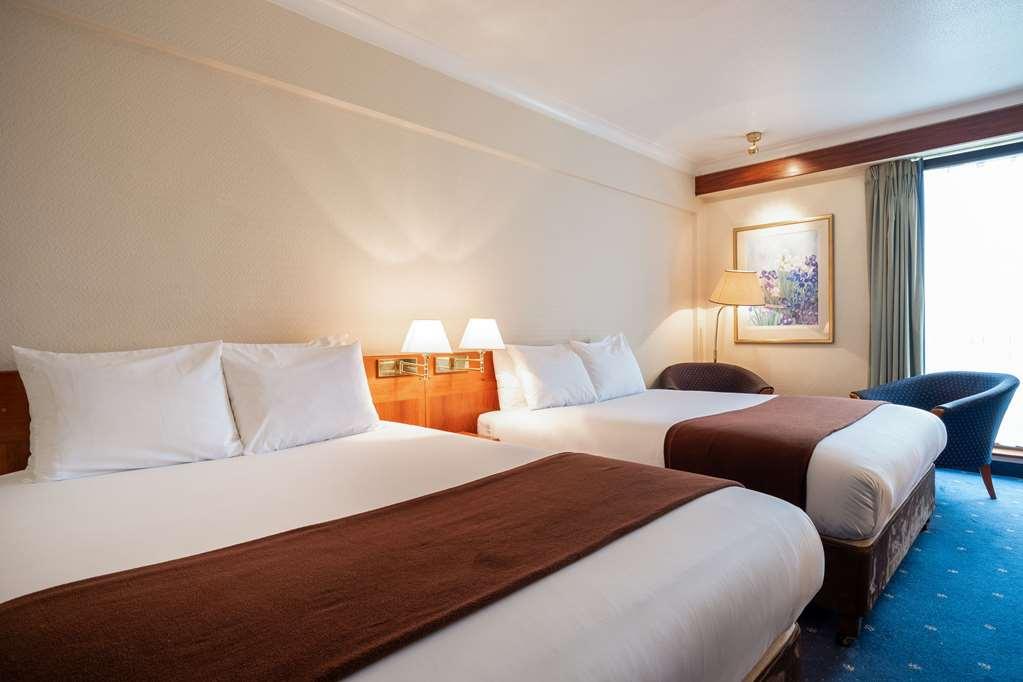 Clarion Croydon Park Hotel Room photo