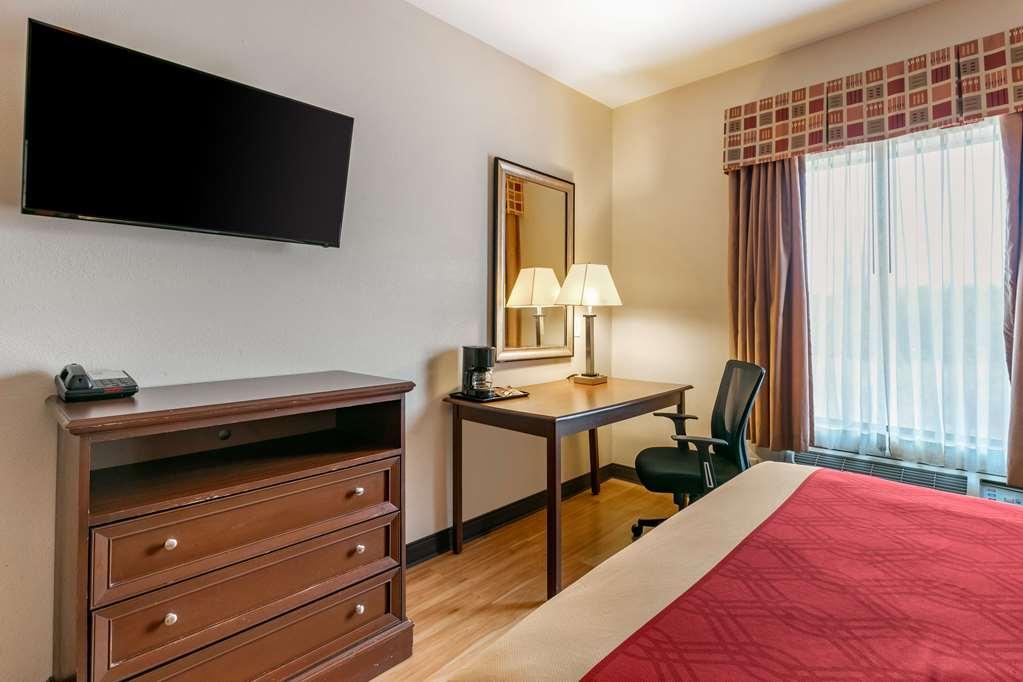 Econo Lodge Eutaw Room photo