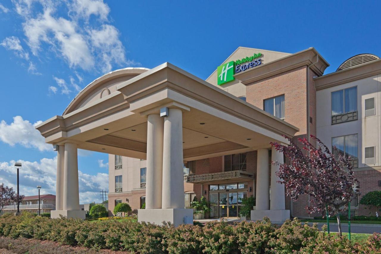 Holiday Inn Express And Suites Guelph, An Ihg Hotel Exterior photo