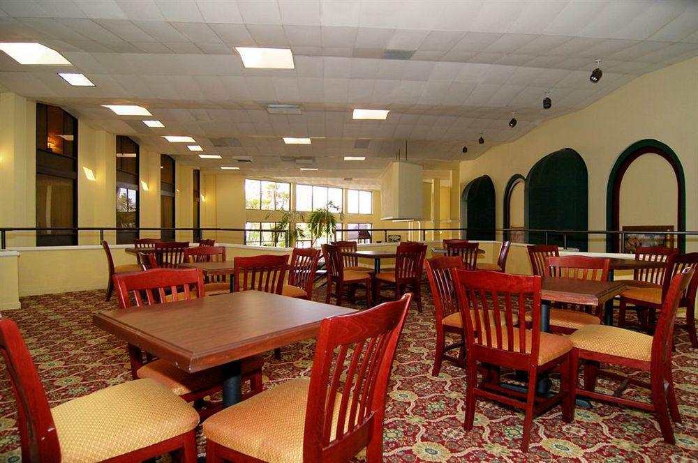 Palm Bay Hotel And Conference Center Restaurant photo