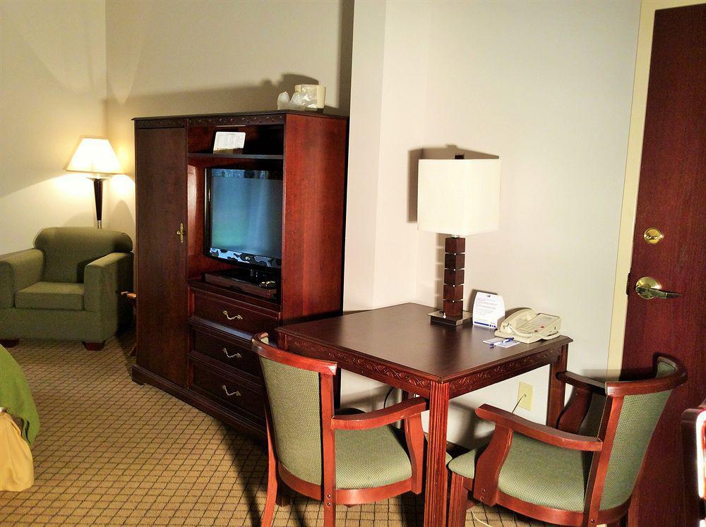 Holiday Inn Express Hotel & Suites Cincinnati Northeast-Milford, An Ihg Hotel Exterior photo