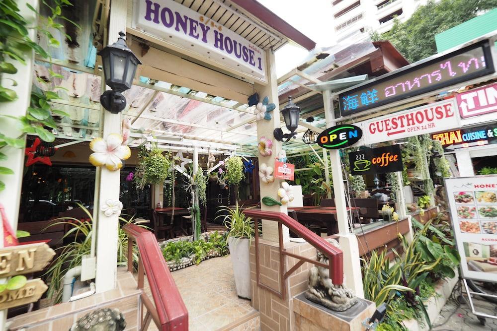 Honey House1 Hotel Bangkok Exterior photo