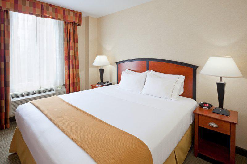 Red Lion Inn And Suites Brooklyn New York Room photo
