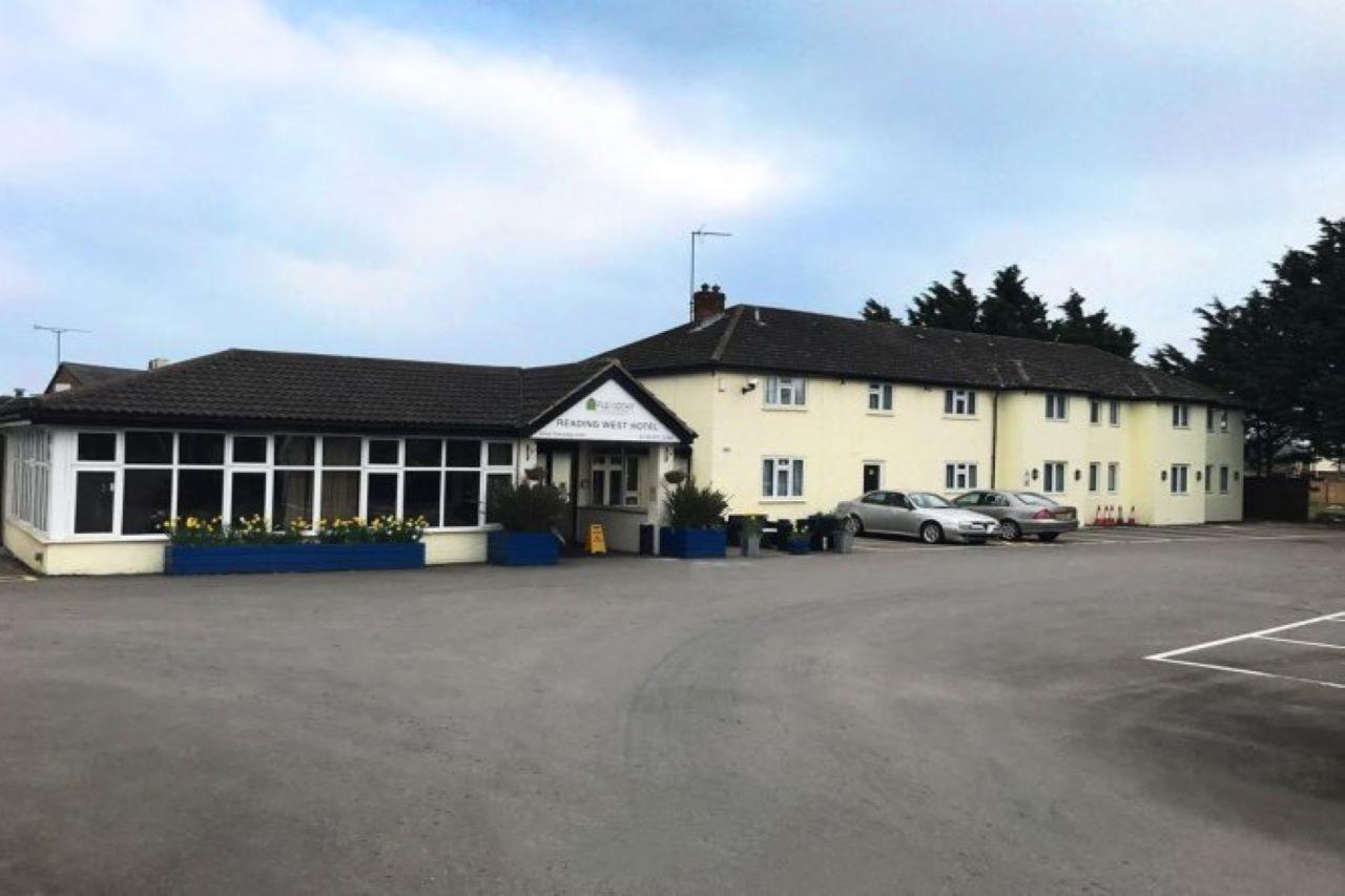 Flexistay Reading West Aparthotel - With Communal Kitchen Use Exterior photo