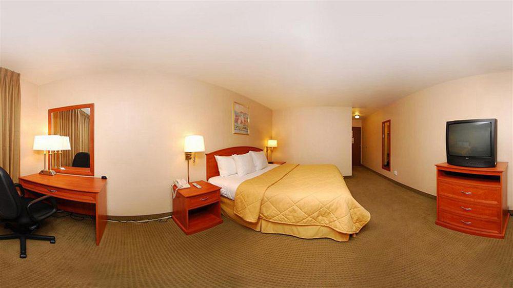 Econo Lodge Inn & Suites Sandy Exterior photo