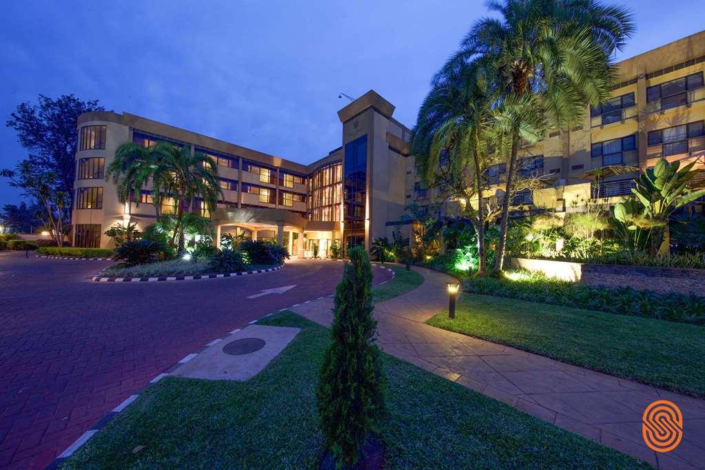 Kigali Serena Hotel Exterior photo