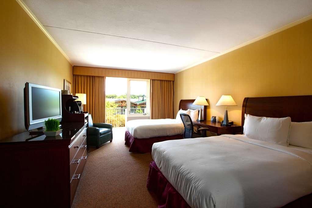 Sleepy Hollow Hotel Tarrytown Room photo