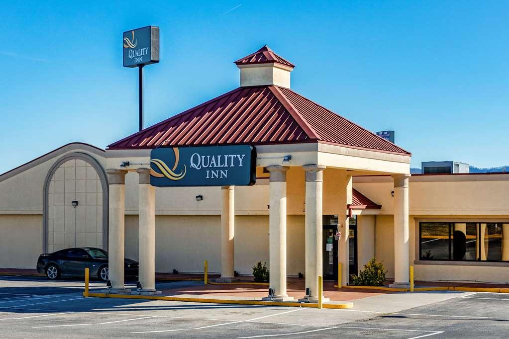 Quality Inn Newport Exterior photo