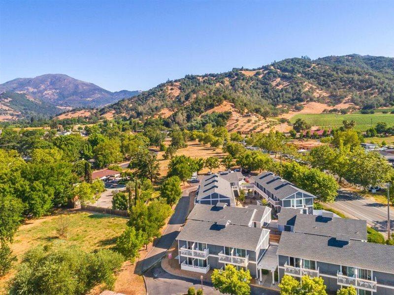 Upvalley Inn & Hot Springs, Ascend Hotel Collection Calistoga Exterior photo