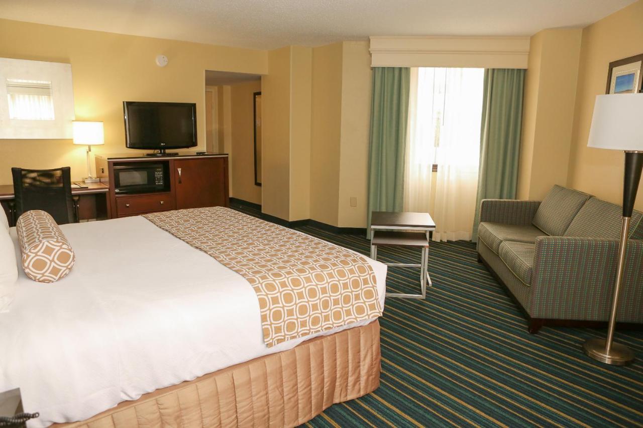 Crowne Plaza Hotel Virginia Beach-Norfolk, An Ihg Hotel Room photo