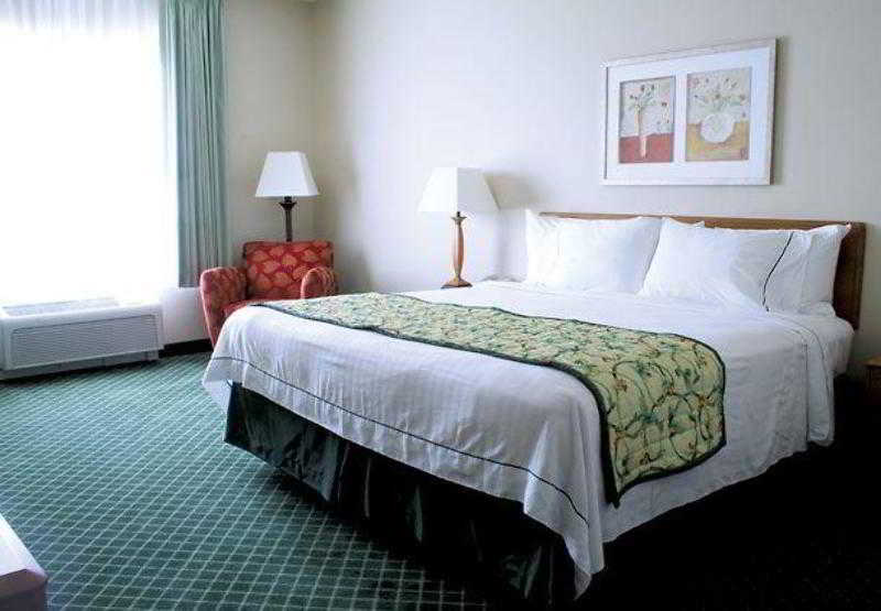 Fairfield Inn & Suites By Marriott Wausau Weston Room photo