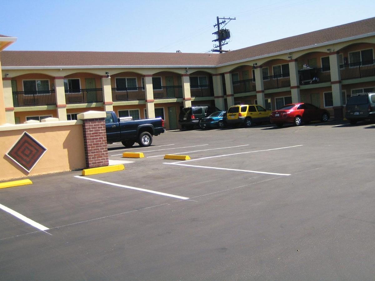 Americas Deluxe Inn- Marysville Exterior photo