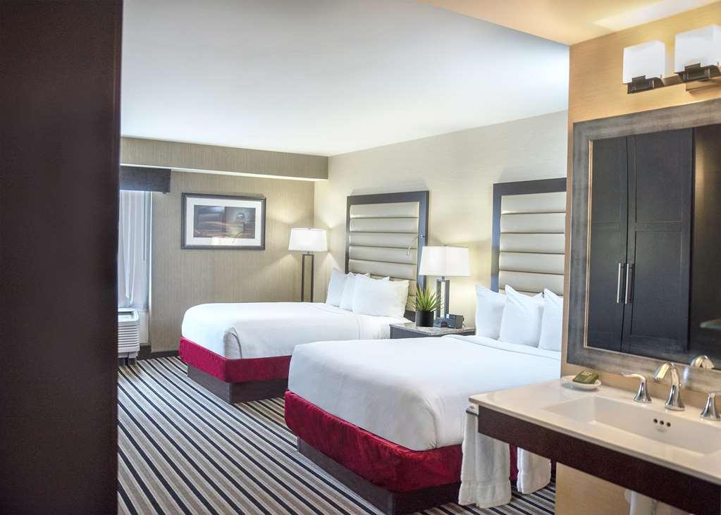 The Madison Concourse Hotel Room photo