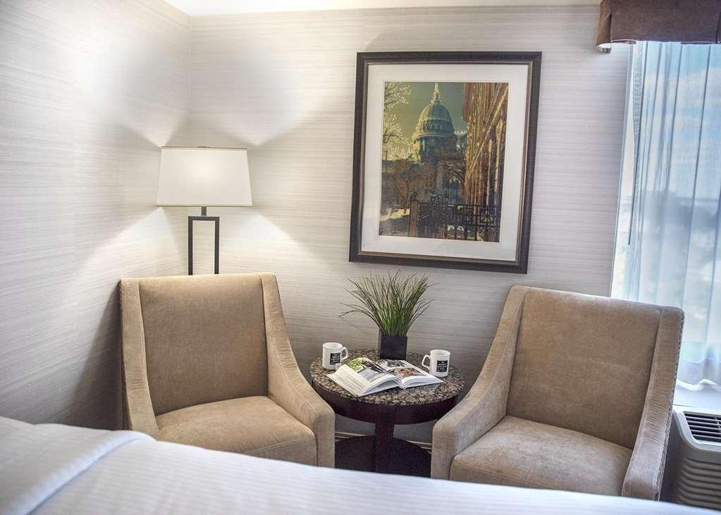 The Madison Concourse Hotel Room photo