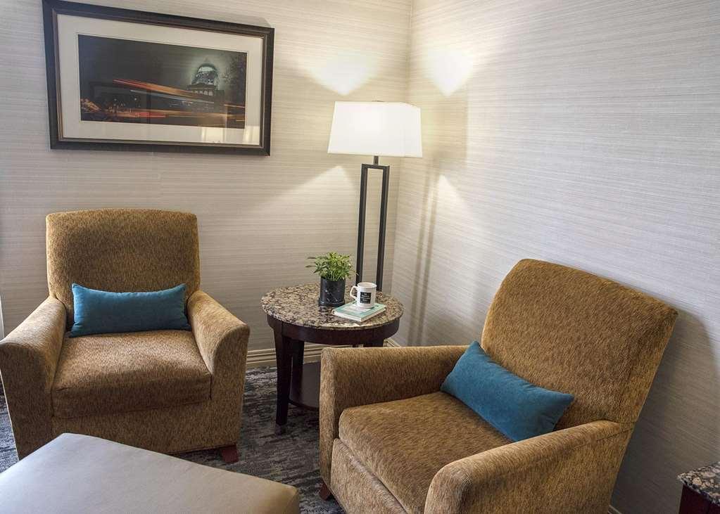 The Madison Concourse Hotel Room photo