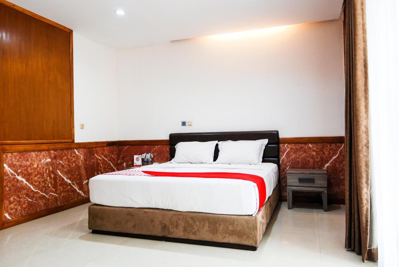 Oyo 229 Hi Quality Hotel Bandung Exterior photo