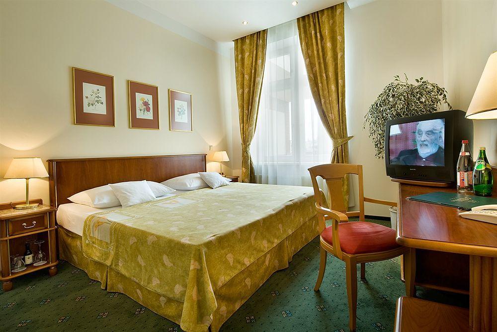 Ea Hotel Rokoko Prague Room photo