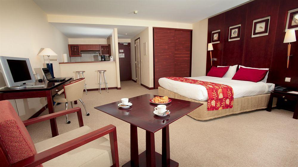 Ramada Hotel & Suites By Wyndham Noumea Room photo