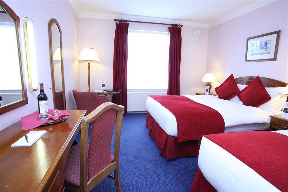 Charleville Lodge Hotel Dublin Room photo