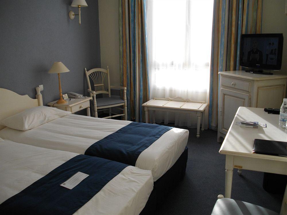 Best Western Hotel Le Sud Manosque Room photo