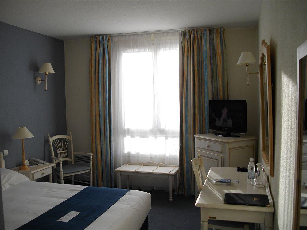 Best Western Hotel Le Sud Manosque Room photo