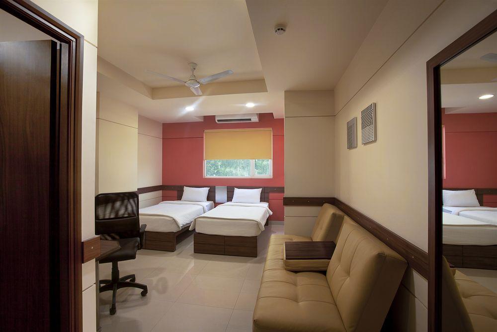 Ginger Ahmedabad Vastrapur Hotel Exterior photo