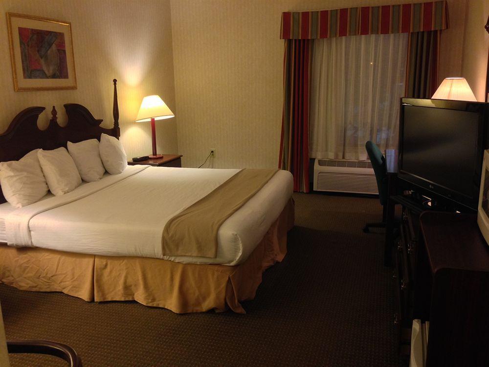 Holiday Inn Express & Suites Burlington - Mount Holly, An Ihg Hotel Westampton Exterior photo