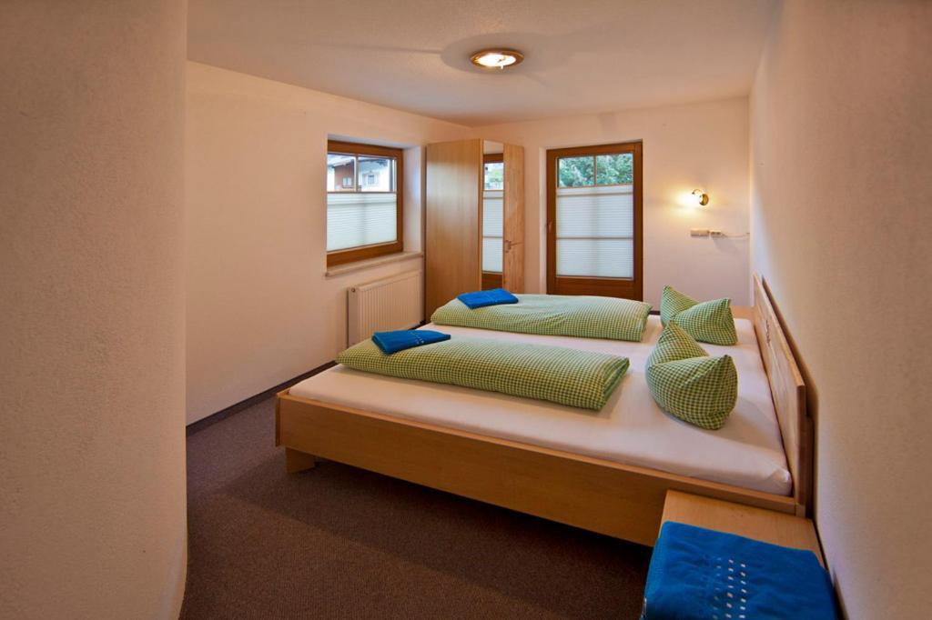 Landhotel Rauchenwalderhof Mayrhofen Room photo