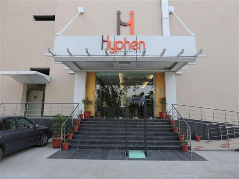 Hotel Hyphen Premier Meerut Exterior photo