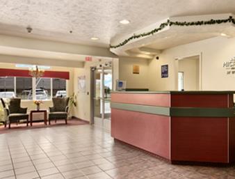 Microtel Inn & Suites By Wyndham Holland Interior photo