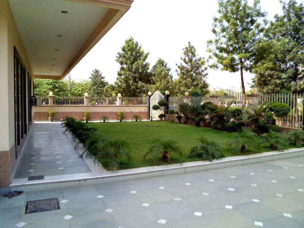 Royal House Hotel Gurgaon Exterior photo