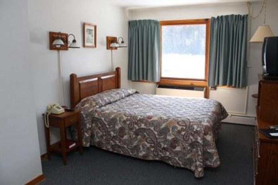 Blackwater Falls State Park Lodge Davis Room photo