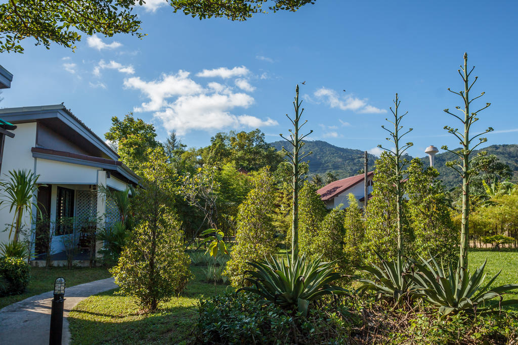 Baan Armeen Cottage Bang Tao Beach  Exterior photo