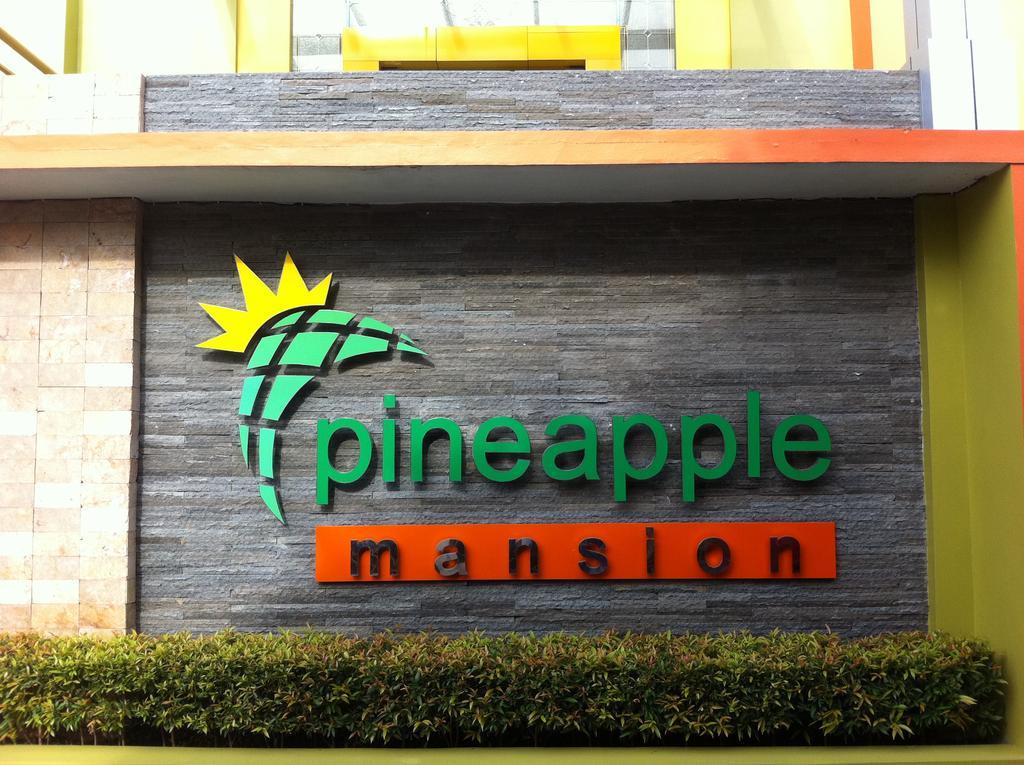 Pineapple Mansion Hotel Surakarta  Exterior photo