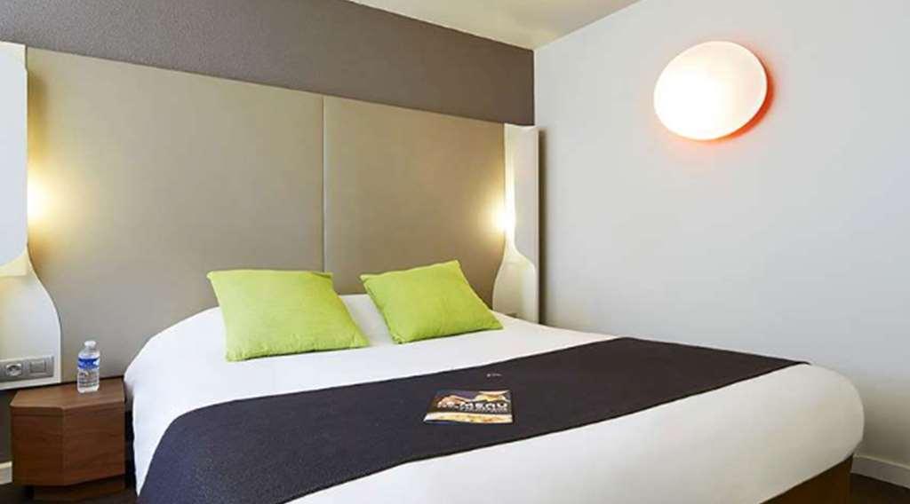 Campanile Nimes Centre Mas-Carbonnel Hotel Room photo