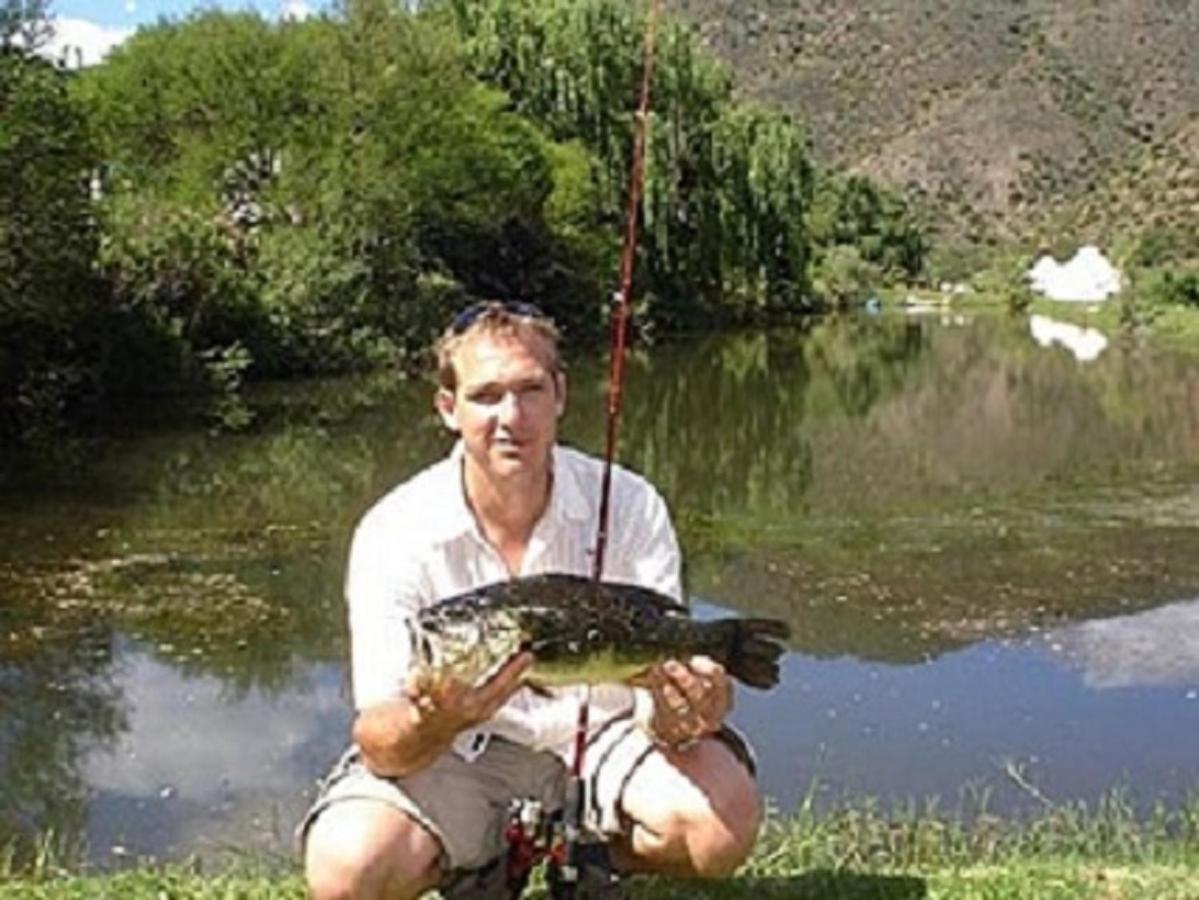 Old Mill Lodge, Seasonal Working Ostrich Farm & Restaurant, Oudtshoorn Exterior photo