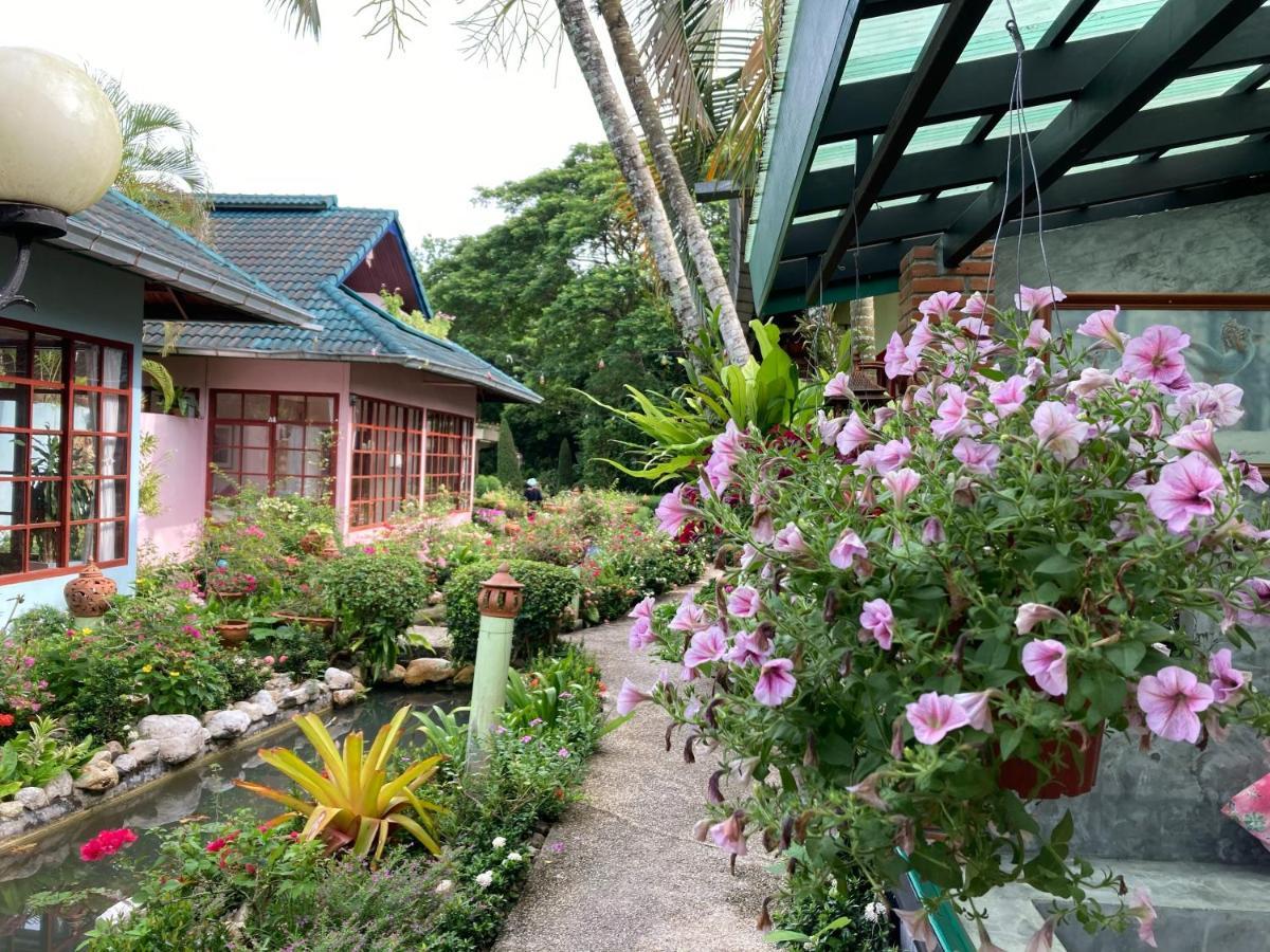 Ekman Garden Resort Sichon Exterior photo