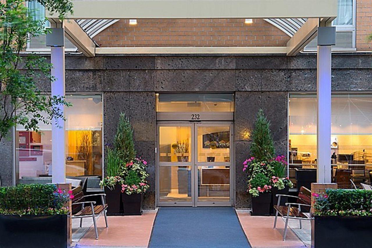 Holiday Inn Express New York City Chelsea, An Ihg Hotel Exterior photo