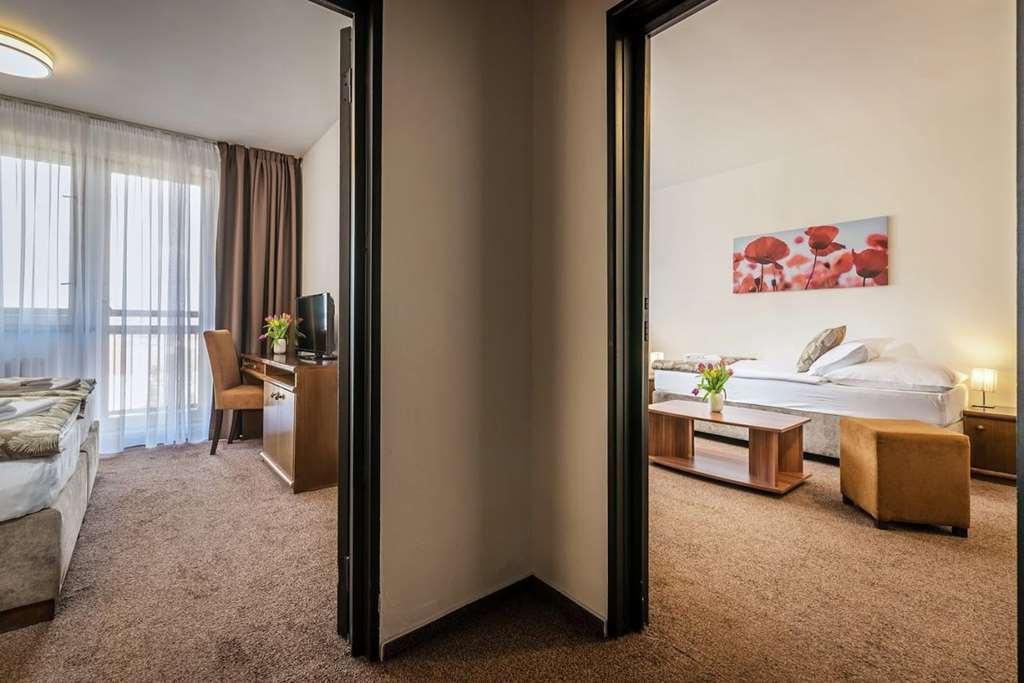 Hotel Satel Poprad Room photo