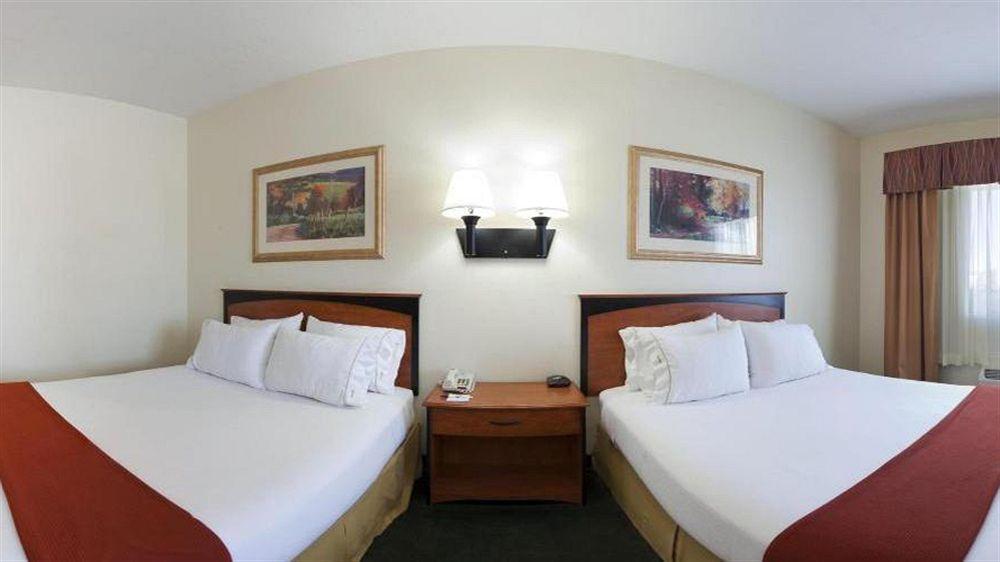 Holiday Inn Express & Suites Alamosa, An Ihg Hotel Exterior photo