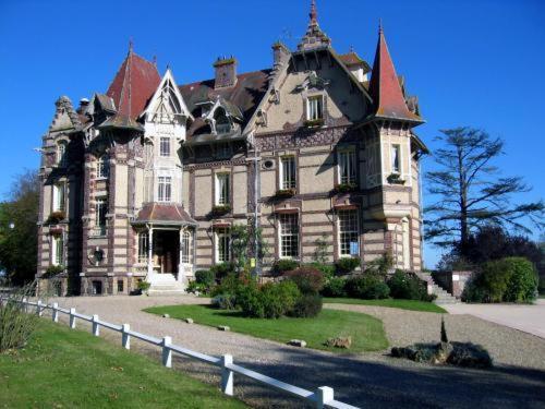 Chateau De La Rapee Hotel Restaurant Bazincourt-sur-Epte Exterior photo