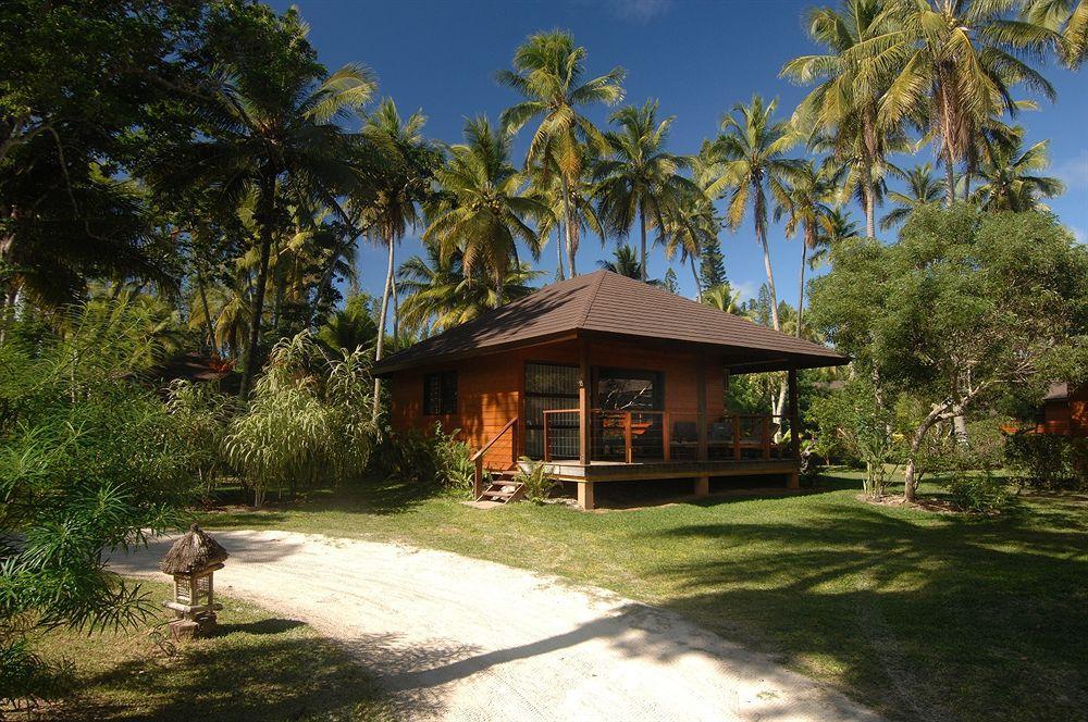 Oure Lodge Beach Resort Kuto Exterior photo