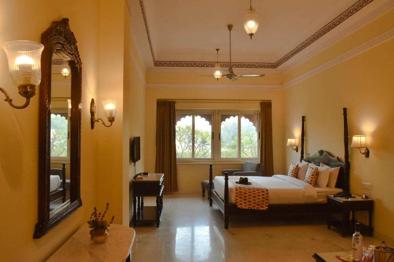 Umaid Palace - Luxury Resort Near Jaipur Close To Bhangarh & Chand Baori Stepwell Abhaneri Dubbi Exterior photo