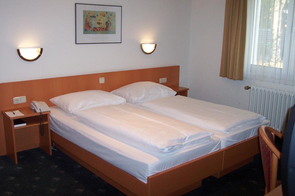 Hotel Bitburg Room photo