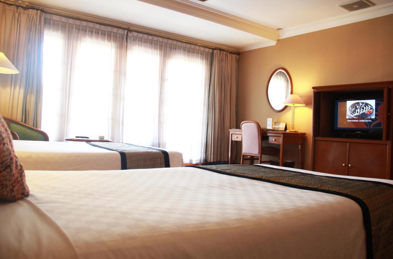 Singgasana Hotel Surabaya Room photo