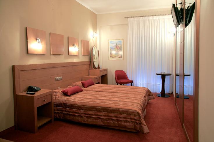 Iro Hotel Skydra Room photo